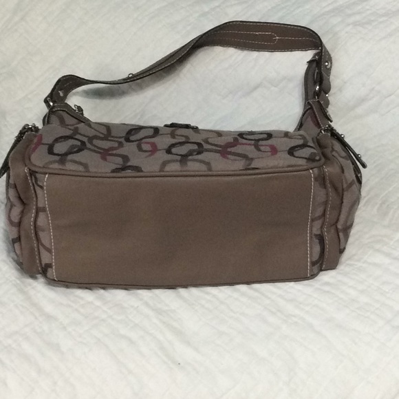 Rosetti shoulder bag with geometric design.   W244 - Picture 2 of 6